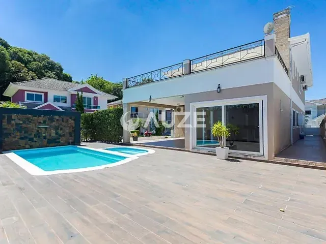Casa com 305m² 4 quartos e 4 banheiros, à venda, no bairro Umbará em Curitiba