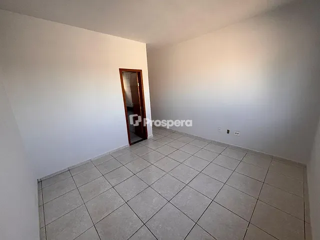 Casa com 197m² 3 quartos e 2 banheiros, à venda, no bairro Setor Colonial Sul em Aparecida de Goiânia
