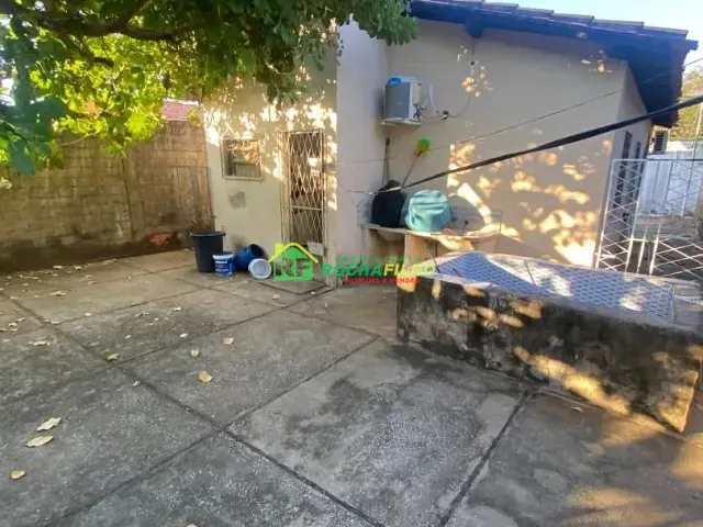 Casa com 300m² 2 quartos e 1 banheiro, à venda, no bairro Esplanada em Teresina