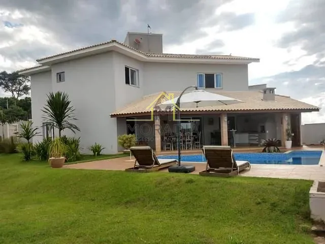 Casa com 800m² 3 quartos e 3 banheiros, à venda, no bairro Nova Floresta II em Guaxupé