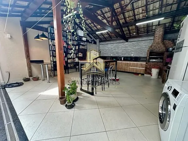 Casa com 204m² 3 quartos e 1 banheiro, à venda, no bairro Parque Xangri-La em Contagem