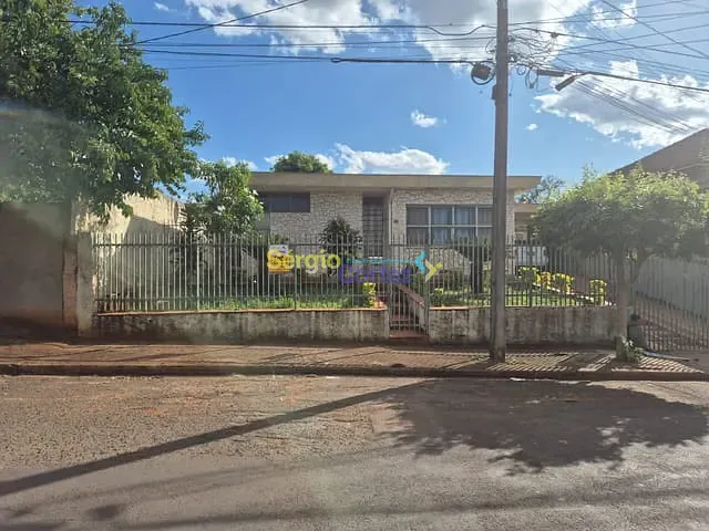 Casa com 590m² 4 quartos e 1 banheiro, à venda, no bairro Aparecida em Londrina