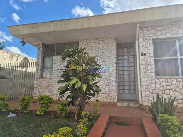 Casa com 590m² 4 quartos e 1 banheiro, à venda, no bairro Aparecida em Londrina