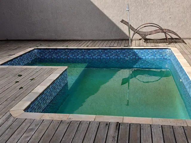 Casa com 250m² 3 quartos e 3 banheiros, para alugar, no bairro Jardim Independência em Taubaté