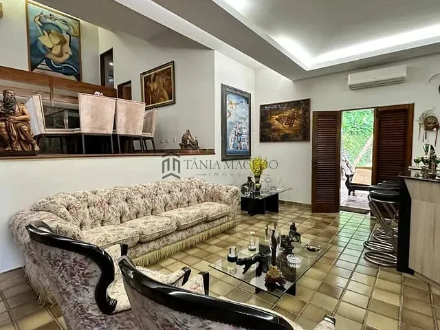 Casa 6 quartos e 3 banheiros, à venda, no bairro Apipucos em Recife