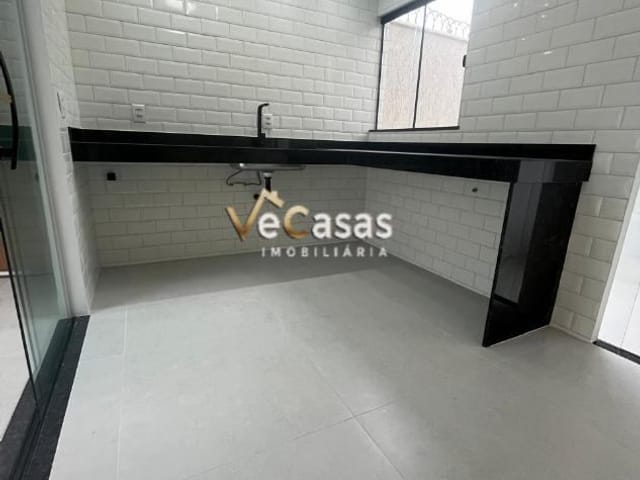 Casa com 210m² 3 quartos e 2 banheiros, à venda, no bairro Ouro Verde em Rio das Ostras