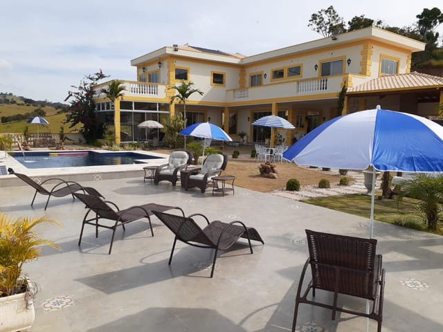 Casa com 1000m², à venda, no bairro Lagoa das Garças  em Cambuí