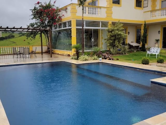 Casa com 1000m², à venda, no bairro Lagoa das Garças  em Cambuí
