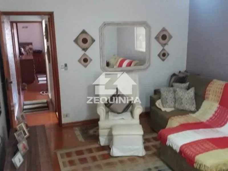 Casa, 3 quartos, 220 m² - Foto 1