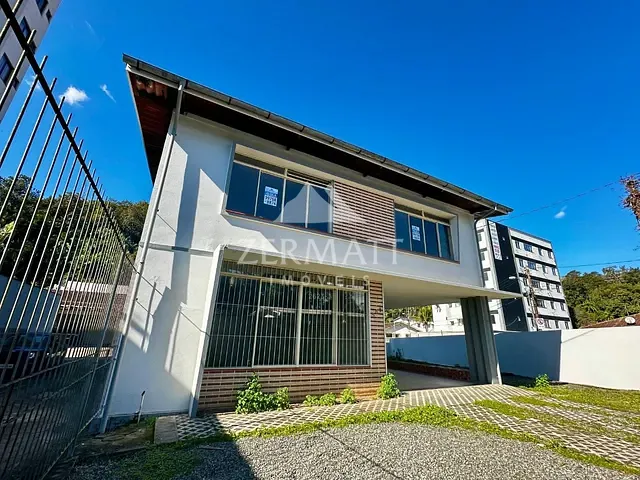 Casa com 400m², para alugar, no bairro Vorstadt em Blumenau