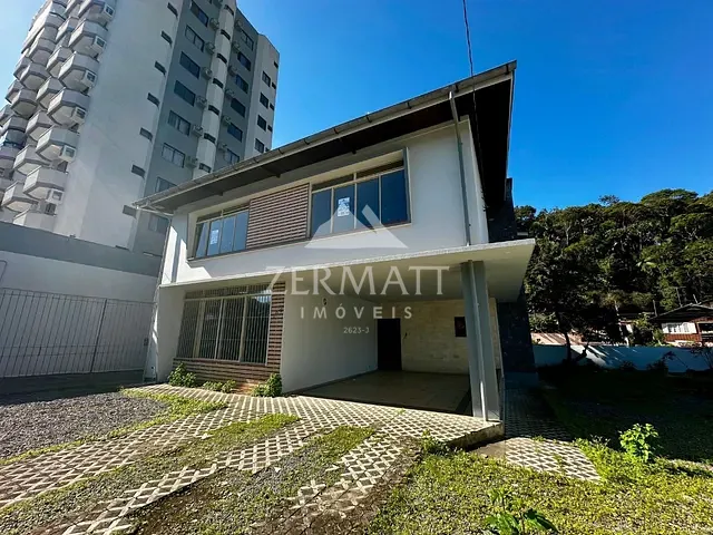 Casa com 400m², para alugar, no bairro Vorstadt em Blumenau