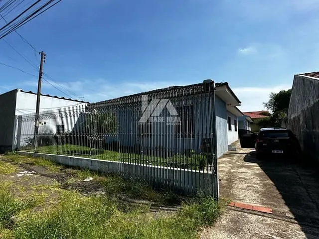 Casa com 630m², à venda, no bairro Jardim Carvalho em Ponta Grossa