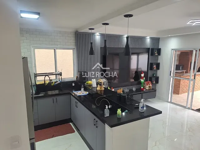 Casa com 126m² 3 quartos e 2 banheiros, à venda, no bairro Chácara Quiriri em Carapicuíba