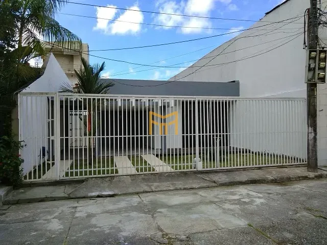 Casa 3 quartos e 2 banheiros, à venda, no bairro Marco em Belém