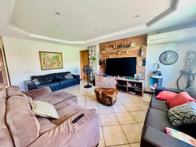 Casa com 267m² 5 quartos e 3 banheiros, à venda, no bairro Maravista em Niterói