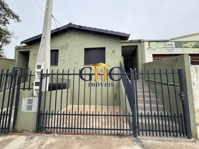 Casa para alugar, no bairro Centro em Salto de Pirapora