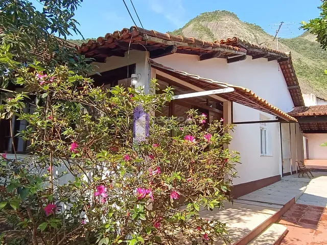 Casa com 360m² 3 quartos e 3 banheiros, para alugar, no bairro Itacoatiara em Niterói