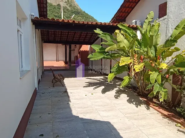 Casa com 360m² 3 quartos e 3 banheiros, para alugar, no bairro Itacoatiara em Niterói