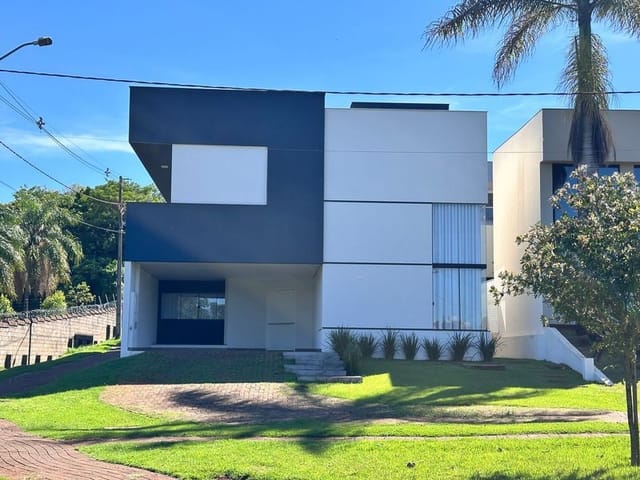 Casa com 312m² 3 quartos e 4 banheiros, para alugar, no bairro Esperança em Londrina