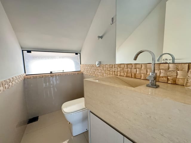 Casa com 312m² 3 quartos e 4 banheiros, para alugar, no bairro Esperança em Londrina