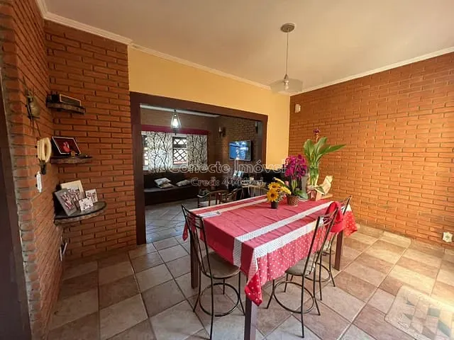 Casa com 338m² 3 quartos e 3 banheiros, à venda, no bairro Santa Cruz em Jaguariúna