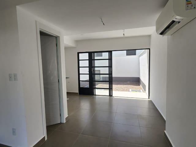 Casa com 60m² 2 quartos e 2 banheiros, à venda, no bairro Ponta Negra em Manaus