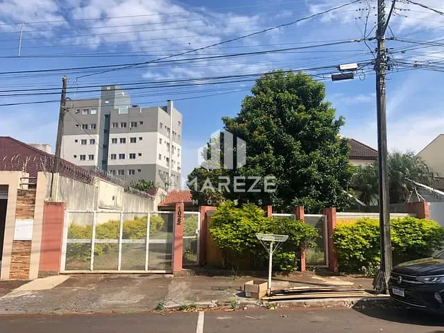 Casa com 545m² 3 quartos e 1 banheiro, à venda, no bairro Centro em Apucarana