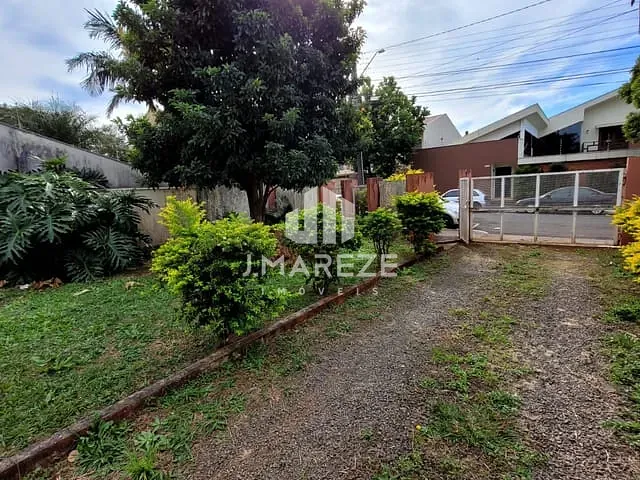 Casa com 545m² 3 quartos e 1 banheiro, à venda, no bairro Centro em Apucarana