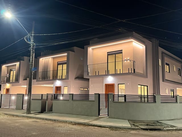 Casa 3 quartos e 2 banheiros, à venda, no bairro São João do Rio Vermelho em Florianópolis