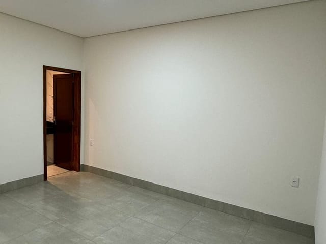 Casa com 90m² 2 quartos e 2 banheiros, à venda, no bairro Jardim Celeste em Sinop