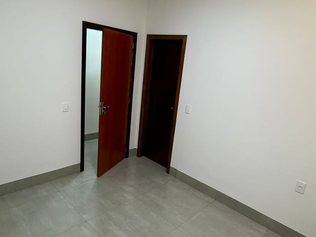 Casa com 90m² 2 quartos e 2 banheiros, à venda, no bairro Jardim Celeste em Sinop