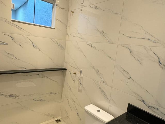 Casa com 90m² 2 quartos e 2 banheiros, à venda, no bairro Jardim Celeste em Sinop