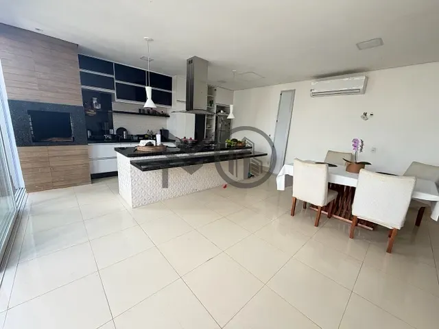 Casa com 200m² 3 quartos e 2 banheiros, à venda, no bairro Jardim Imperial em Cuiabá