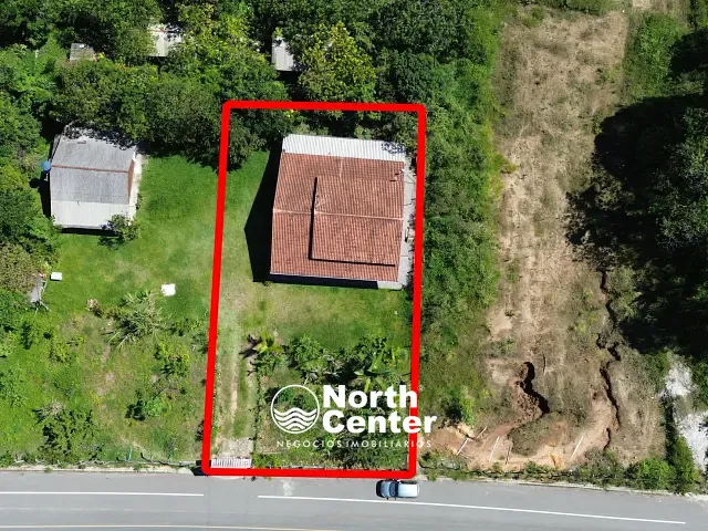 Casa 3 quartos e 2 banheiros, para alugar, no bairro Pinheiros em Balneário Barra do Sul