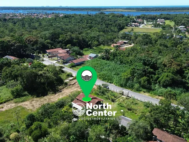 Casa 3 quartos e 2 banheiros, para alugar, no bairro Pinheiros em Balneário Barra do Sul