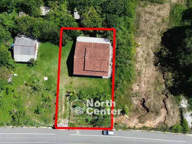 Casa 3 quartos e 2 banheiros, para alugar, no bairro Pinheiros em Balneário Barra do Sul
