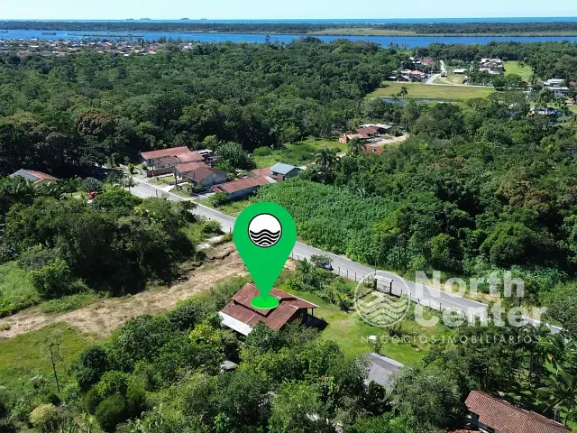 Casa 3 quartos e 2 banheiros, para alugar, no bairro Pinheiros em Balneário Barra do Sul