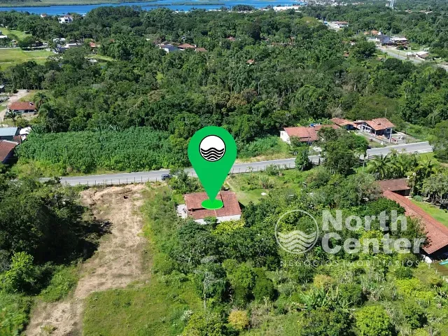 Casa 3 quartos e 2 banheiros, para alugar, no bairro Pinheiros em Balneário Barra do Sul