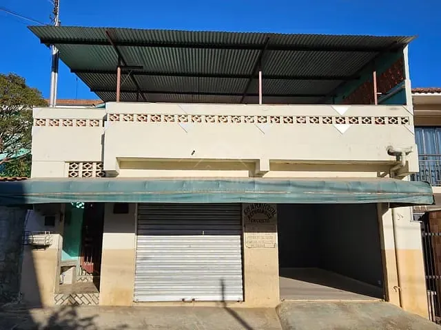 Casa com 163m² 3 quartos e 1 banheiro, à venda, no bairro Jardim Esperança em Poços de Caldas