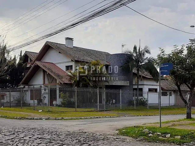 Casa com 283m² 4 quartos e 4 banheiros, à venda, no bairro Areal em Pelotas