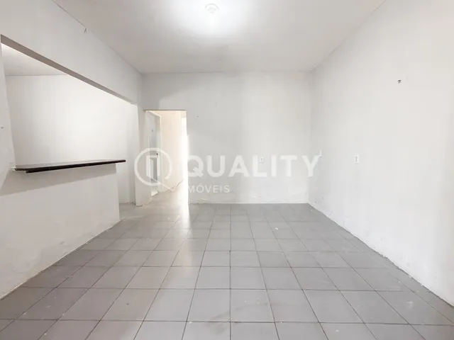 Casa com 200m² 3 quartos e 2 banheiros, à venda, no bairro Jereissati II em Maracanaú