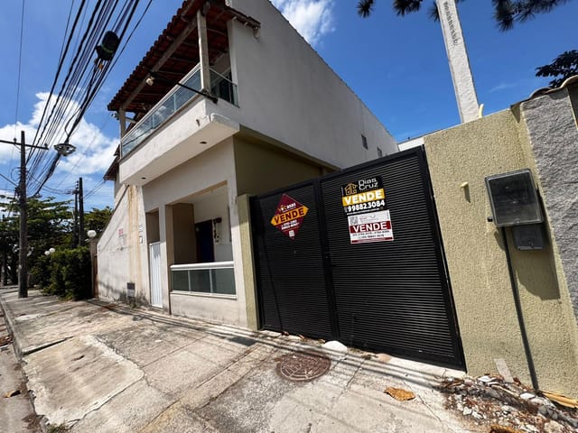 Casa 2 quartos e 1 banheiro, à venda, no bairro Recreio em Rio das Ostras