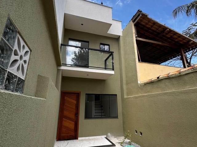 Casa 2 quartos e 1 banheiro, à venda, no bairro Recreio em Rio das Ostras