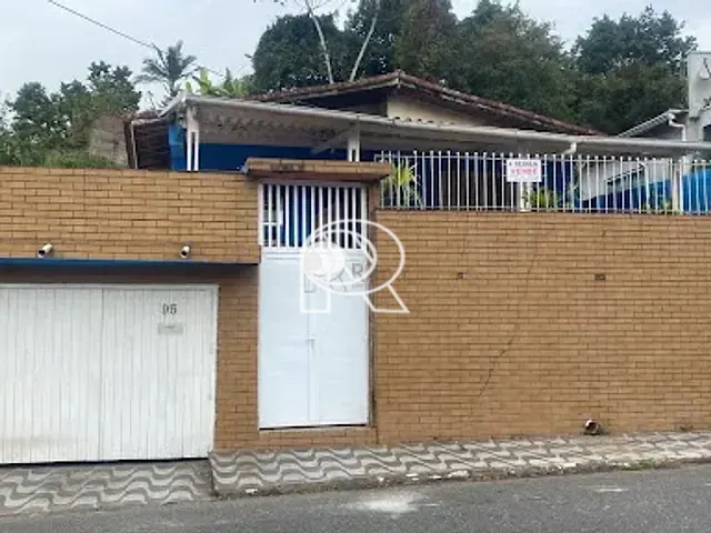 Casa 3 quartos e 1 banheiro, à venda, no bairro Centro em Registro
