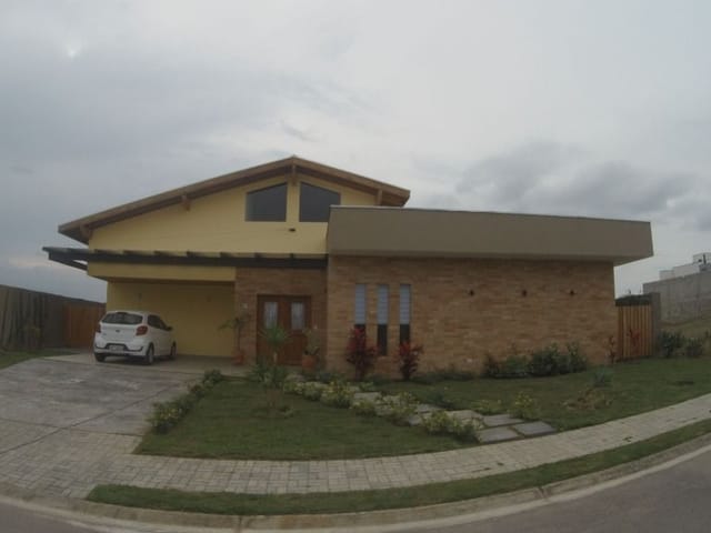 Foto do Casa - Casa com 4 dormitórios à venda, 284 m² por R$ 2.500.000,00 - Condomínio Colinas do Paratehy Norte  - São José dos Campos/SP | RUSSI IMÓVEIS