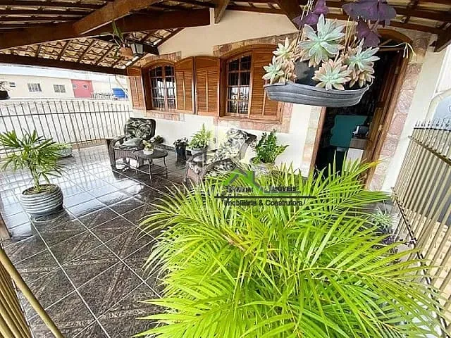 Casa com 427m² 4 quartos e 1 banheiro, à venda, no bairro Parque Xangri-La em Contagem