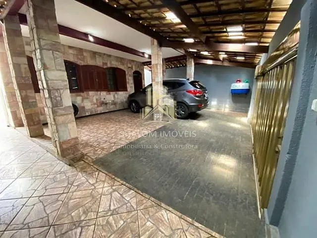 Casa com 427m² 4 quartos e 1 banheiro, à venda, no bairro Parque Xangri-La em Contagem