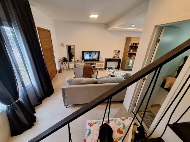 Casa 3 quartos e 2 banheiros, para alugar, no bairro Piracangaguá II em Taubaté