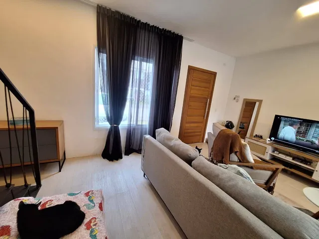 Casa 3 quartos e 2 banheiros, para alugar, no bairro Piracangaguá II em Taubaté