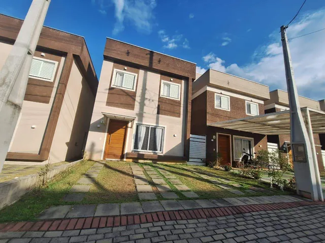 Casa 3 quartos e 2 banheiros, para alugar, no bairro Piracangaguá II em Taubaté
